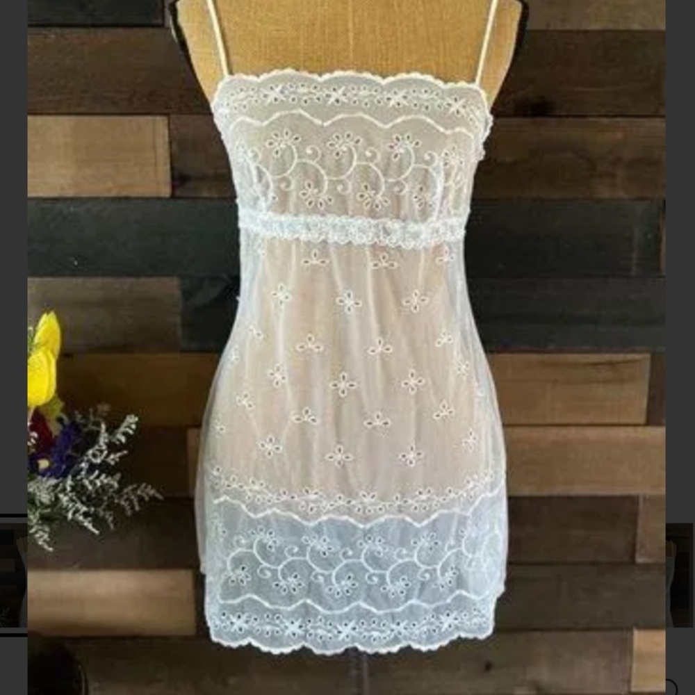 Victoria’s Secret size small white lingerie Y2K